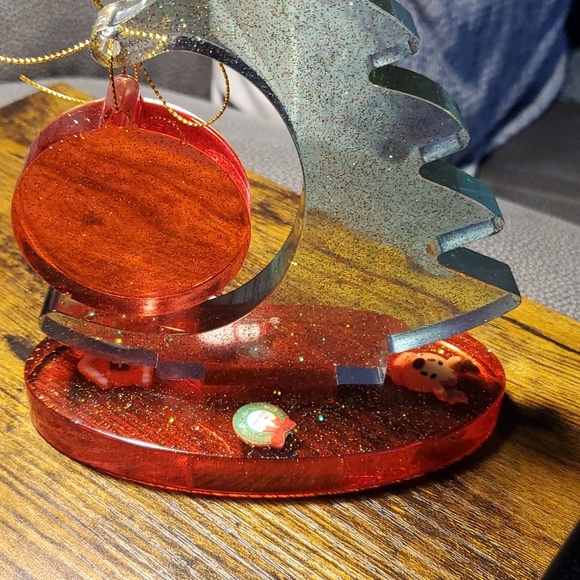 Epoxy Resin Christmas Tree Table Top Decoration - Picture 6 of 6